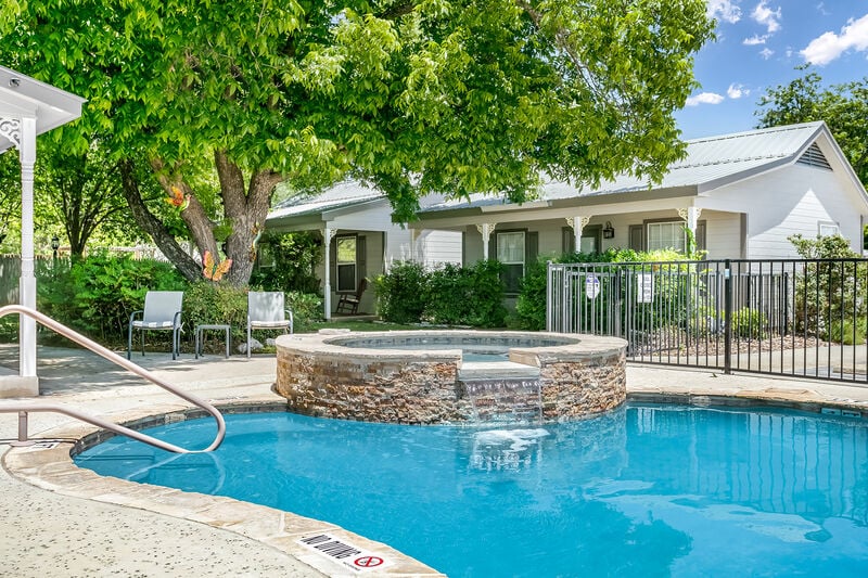 Fredericksburg Airbnbs with Hot Tubs